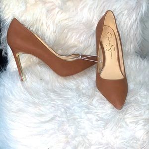 Jessica Simpson Heels•Light Brown/Tan with Gold Accent on the • Size 7M• NWOT